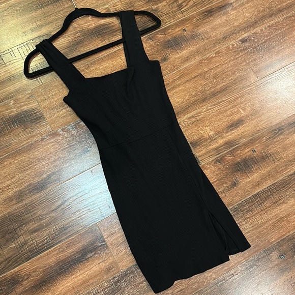 NWOT Reformation Laurena Knit Dress Black Small - Picture 10 of 12